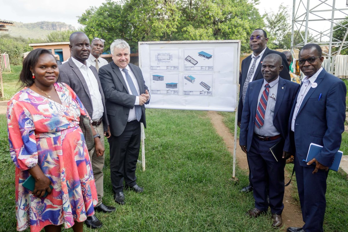 IrlEmbUganda's tweet image. Moroto Blood Bank is a commemorative gift from @IrlEmbUganda to mark 20yrs of Ireland's work in Karamoja. At the ground breaking ceremony today, at Moroto Hospital @IEAmbUganda called it "...a milestone for maternal and emergency care in Karamoja"@Cuamm @MinofHealthUG @ubtsug1