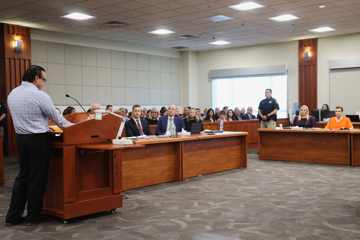 producerpaige_'s tweet image. This photo from AP. 
Steve Goncalves facing Bryan Kohberger.