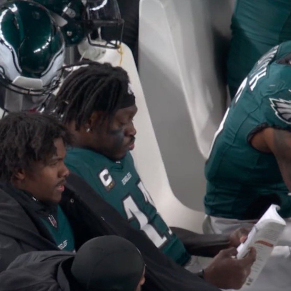 PHLDawgs's tweet image. The Eagles Training Camp tweets are back. Football is back. I’m healing.