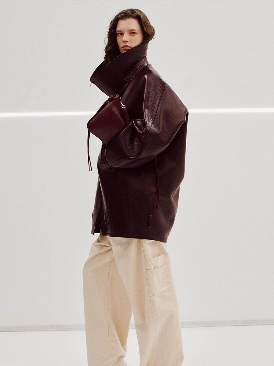 kendam_com's tweet image. Phoebe Philo Collection D: the lookbook kendam.com/news/lookbooks…

#PhoebePhilo #CollectionD #Lookbooks #London  #Fashion #Kendam