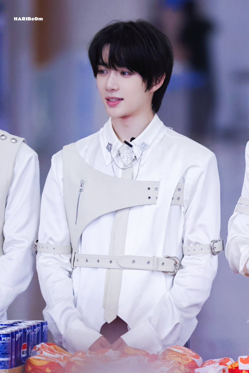 HARIBeOm_313's tweet image. εïз 250724 εïз sbs가요대전 사녹
✨🗡️
#투모로우바이투게더
#범규 #BEOMGYU #TXT_범규
#TXT #TOMORROW_X_TOGETHER #ボムギュ