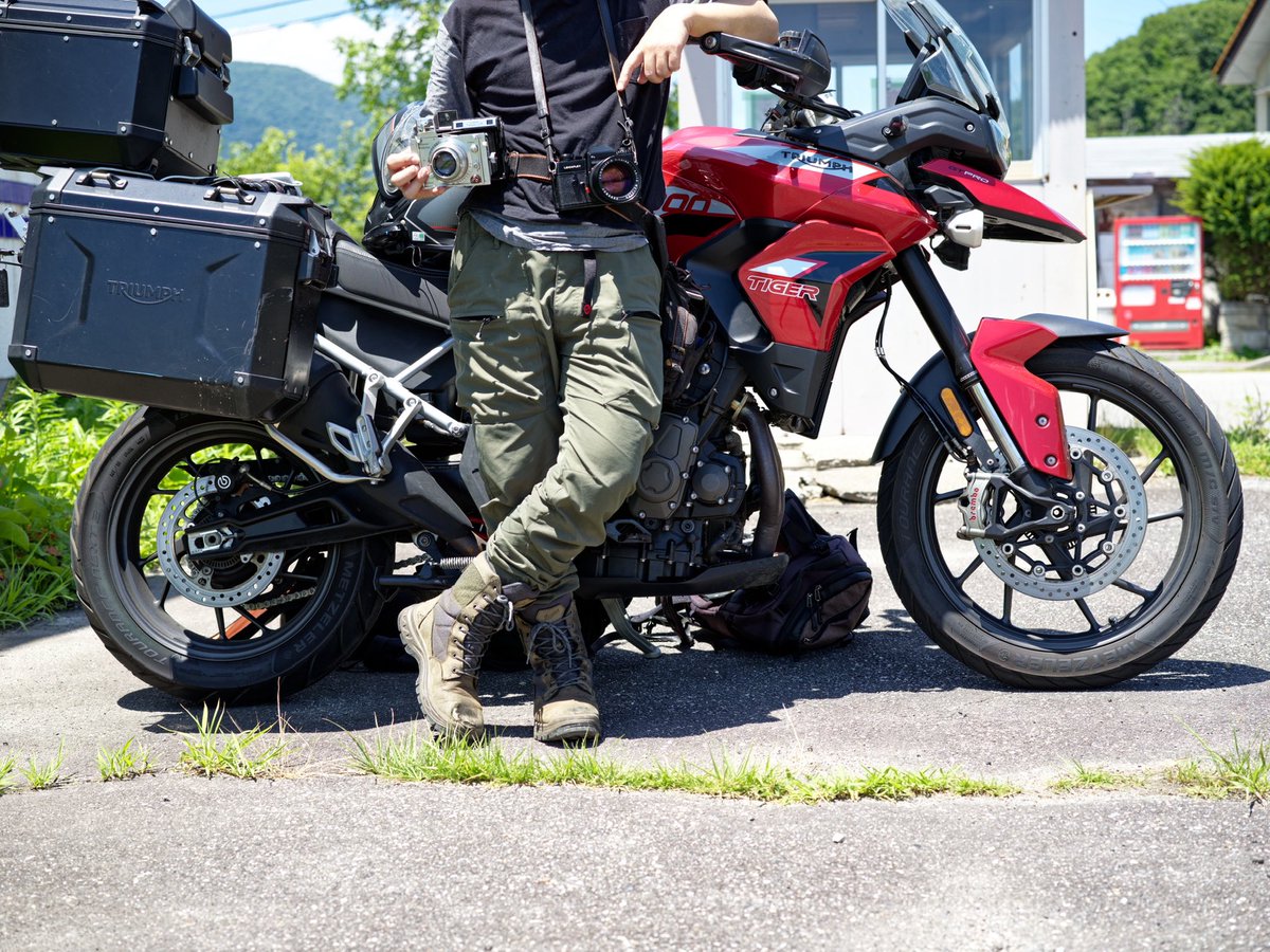 noroshi_fotos's tweet image. 真夜中に普段やらない事シリーズ、自撮り
バイクとカメラは最高の組み合わせです
Hasselblad CFV II 50C/907X
XCD 2.8/65