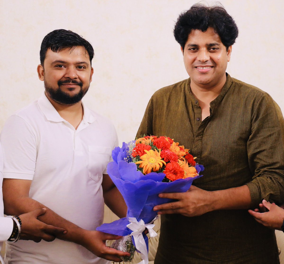 ShayarImran's tweet image. महाराष्ट्र NSUI के नवनियुक्त अध्यक्ष सागर सालुंके ने आज आवास पर मुलाक़ात की, उनको अध्यक्ष नियुक्त होने की बधाईयॉं, साथ ही एक ऊर्जावान कार्यकाल की शुभकामनायें।
@nsui