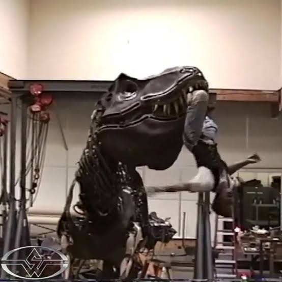 Riamus01's tweet image. A Trex Terminator would go so hard