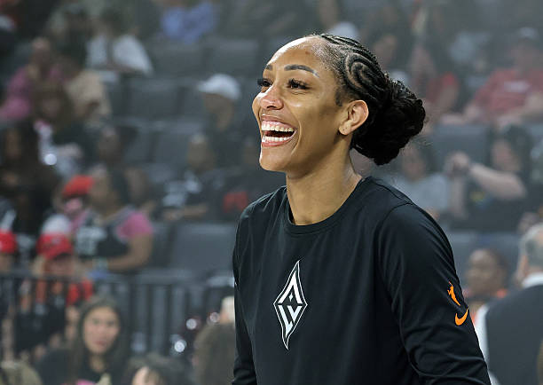 DailyNBAStats's tweet image. Top WNBA Performances from July 22nd:
A'ja Wilson: 24pts, 12reb, 5ast, 2stl, 2blk
Napheesa Collier: 19pts, 8reb, 4ast, 4blk, 1stl, 0tov
Dearica Hamby: 24pts, 14reb, 3ast, 2stl, 1blk
Kelsey Mitchell: 29pts, 2reb, 2ast, 2stl, 3 3pm
Sabrina Ionescu: 13pts, 9ast, 5reb, 2blk, 3 3pm