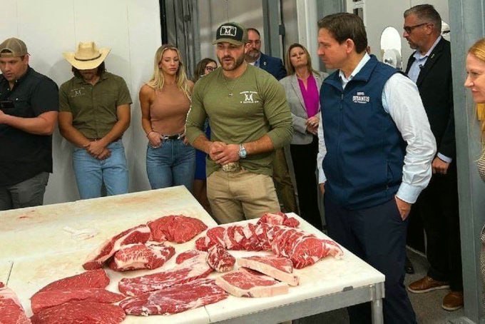 🚨BREAKING: State of Florida Officially BANS Lab-Grown meat! 

Do you approve this? 
A. YES
B. NO