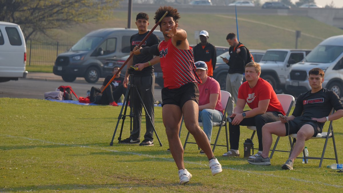 GACAthletics's tweet image. SOUTHERN NAZARENE’S BUFFORD NAMED #theGAC MALE SCHOLAR ATHLETE OF THE YEAR - greatamericanconference.com/news/2025/7/23… @SNUAthletics @SNU1899 @SNU_XCTrack