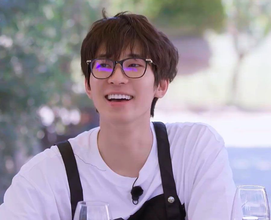 wonmoretimee's tweet image. my heart hurts i miss you wonwoo