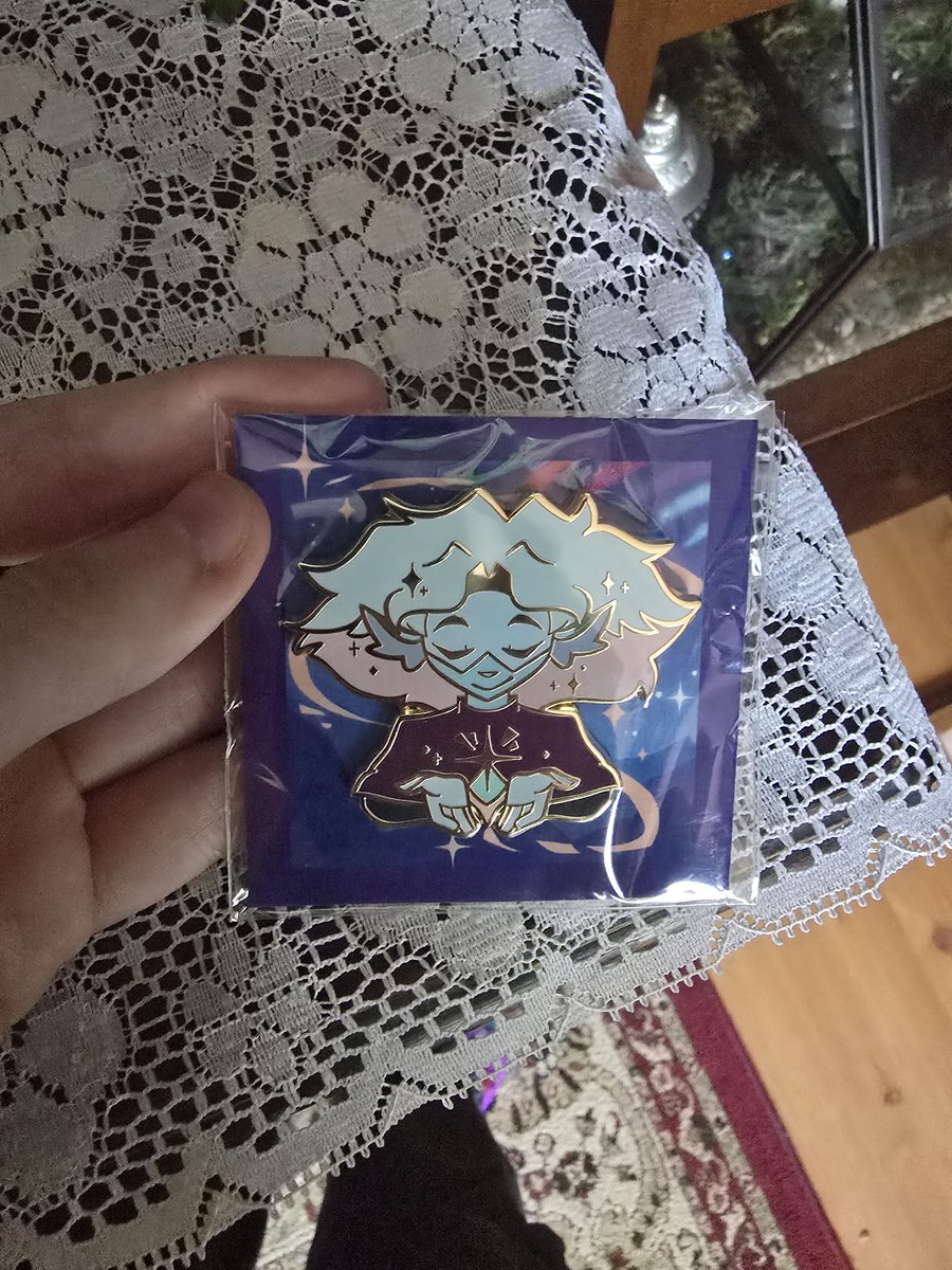 _KayLovesMusic_'s tweet image. I got a Strive pin on Etsy from the amazingly talented @freaky_TWRP it's so adorable and shiny! Go check them out!! 💙
#twrp #Etsy #EtsySeller