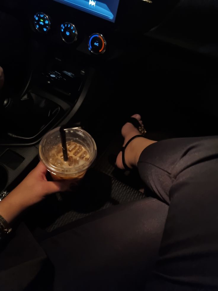 يعلْ المـسـاء كلّه إنتْ وطـيوفڪْ
ويعلْ الوقتْ لي معڪْ مـآ ينتـهي♥️‘

#بس_حبيت_اقول 
#كلام_من_القلب 
#مساء_الخير_والسعاده
