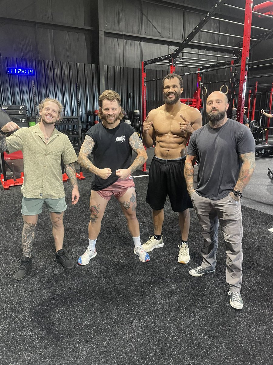 YourFavJuiceBox's tweet image. Good work with the boys 👊🏾