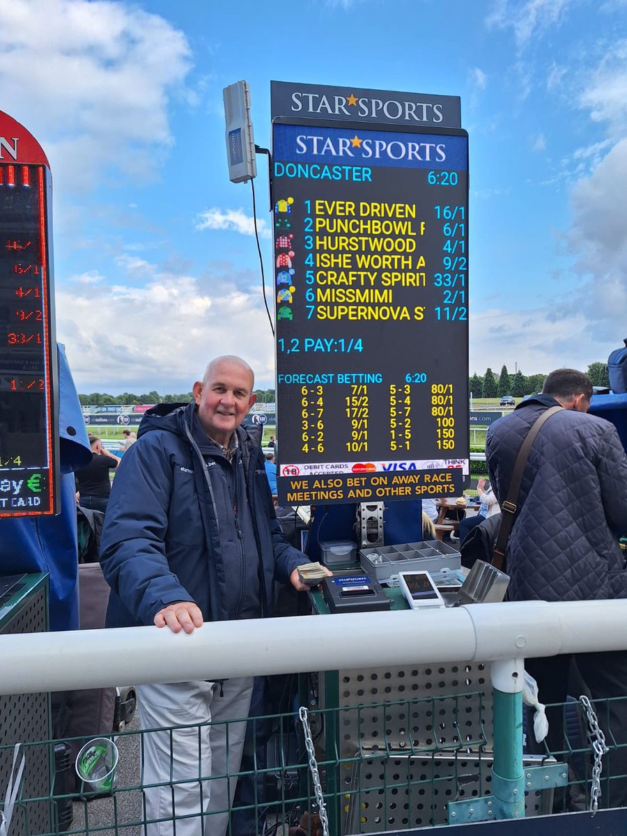 StarSports_Bet's tweet image. ⭐️ | STAR AT DONCASTER
@nickb_bookie1 is on the rails for us at @DoncasterRaces this evening!
✅ Away tracks & sports bets are also accepted, including cricket & tonight’s football!
👋 Pay us a visit if you're on course!
18+ | GambleAware.org