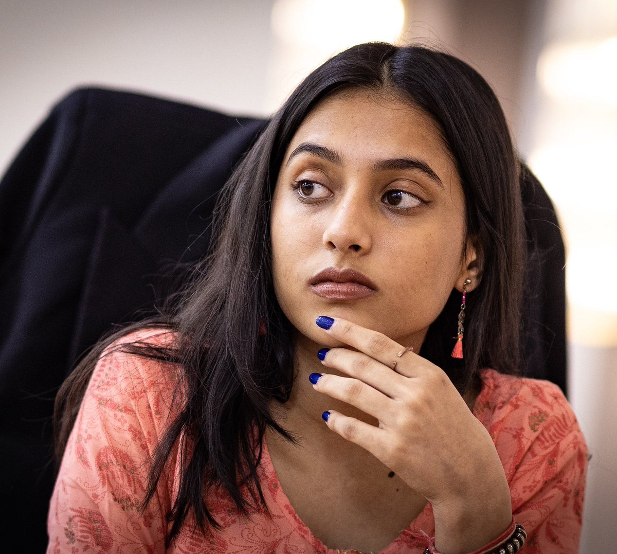 DIVYA DESHMUKH MAKES HISTORY! 🤯

She became the first Indian ever to storm into the FIDE Women's Chess World Cup Final 🏆