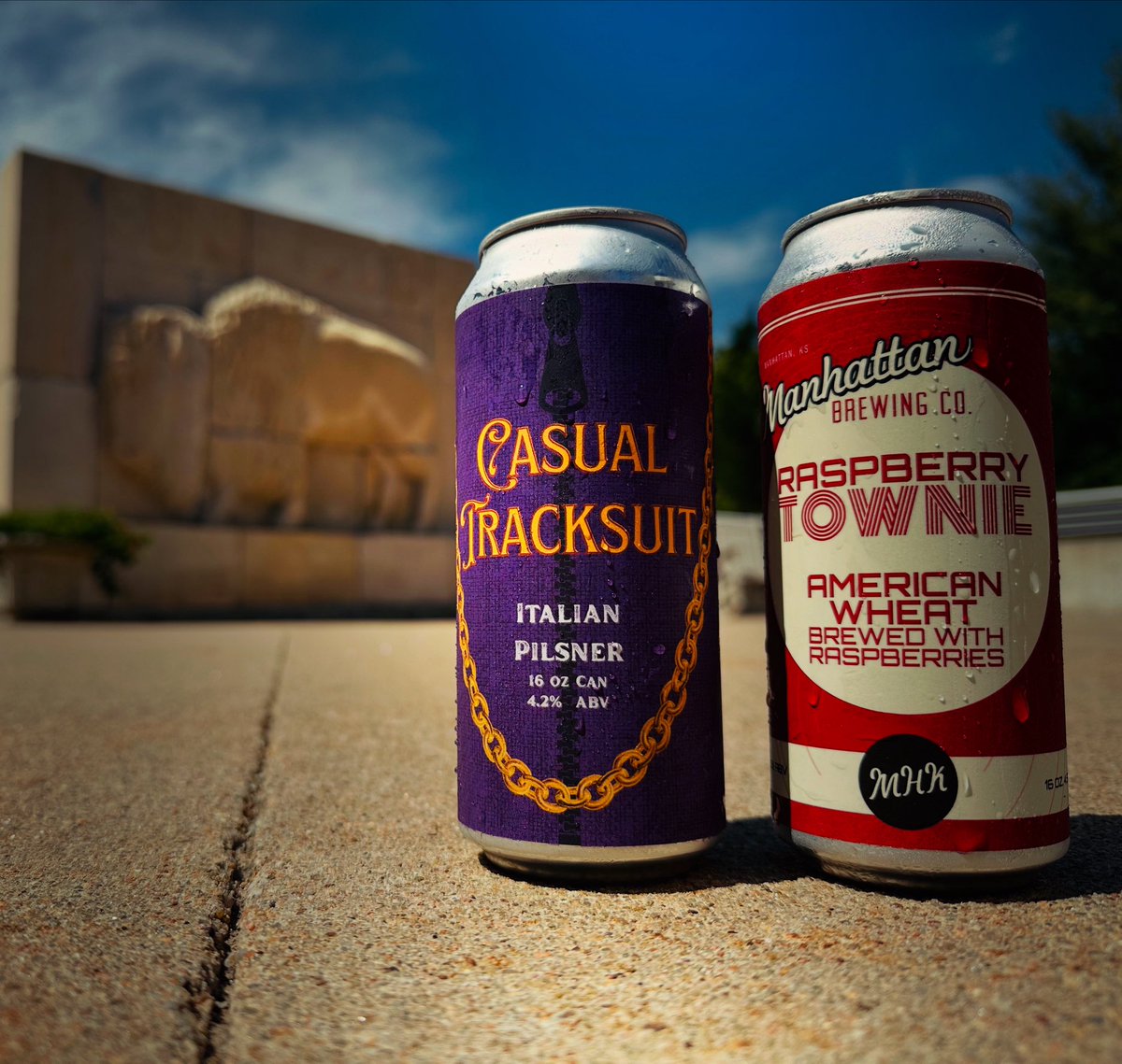 manhattanbrew's tweet image. It’s another Late Night at the Zoo at @sunsetzoo !!! Tonight from 5-8 pm, get to the Sunset Zoo for some delicious MBC beers and some food from Yurri’s Pizza.
We also have $2 off all full pours of beer and sangria on tap for students and military after 6 pm!!
#mhkbeer…