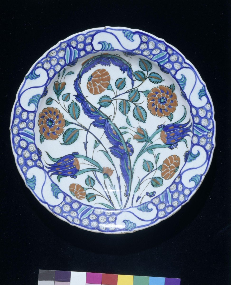 jdmccafferty's tweet image. White plate with symmetrical spray of mirrored saz leaves, carnations and tulips, Turkey (probably Iznik), c. 1575. (Victoria & Albert Museum, London)