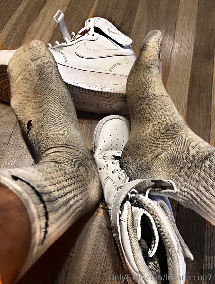 Bro, I stink! 

💪🏼 Stink Shop / OF &amp; Socials—&gt; 
linktr.ee/lucarocco07 🧦

#Feet #Male #gay #Fetish #Socks #Foot #Soles #Alpha #Worship #smell #kink #fetish #worship #smelly #musk #stink #slave #master #alpha #humilliation #daddy