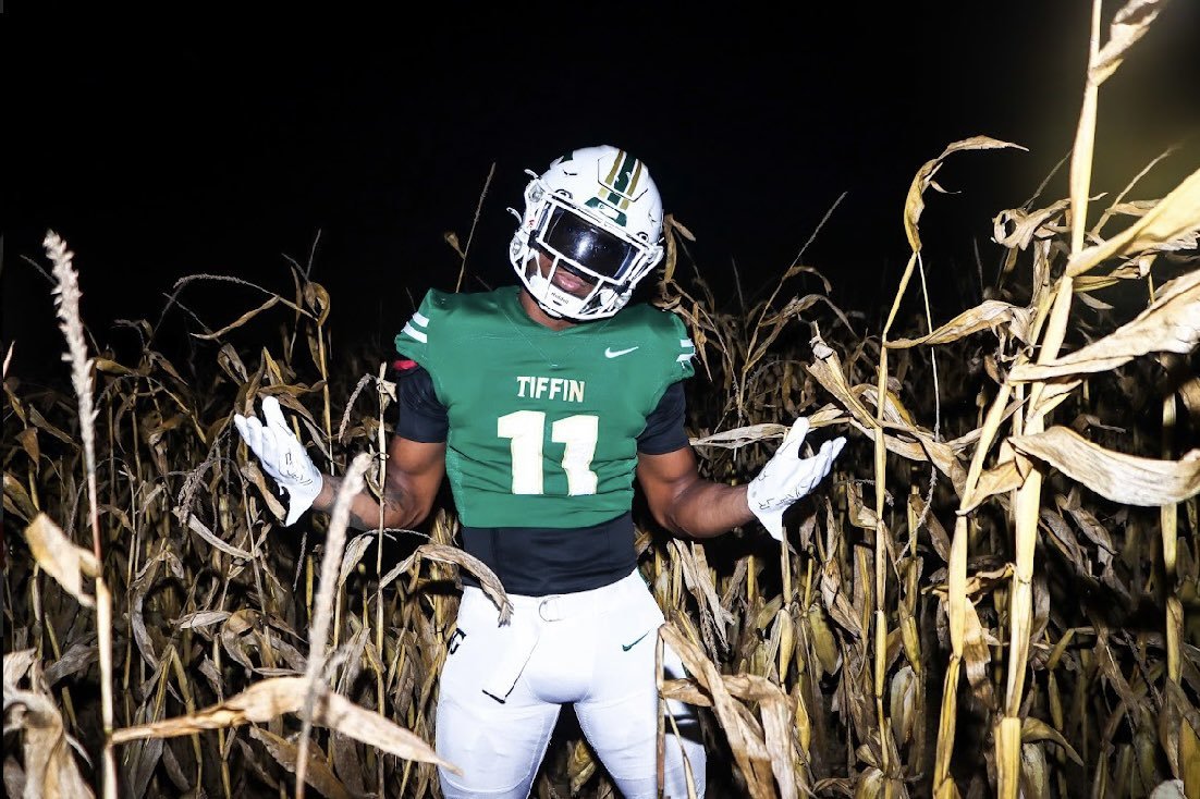d2fbspotlight's tweet image. Senior pass rusher @Khris_Walton is gearing up for one last ride with @TUDragonFB.
He was a two-time JUCO All-American wrestler at Indian Hills, played two sports at Newberry, and lost a Power 5 offer late in the transfer portal.
The journey to 2025 has been far from typical.⬇️…