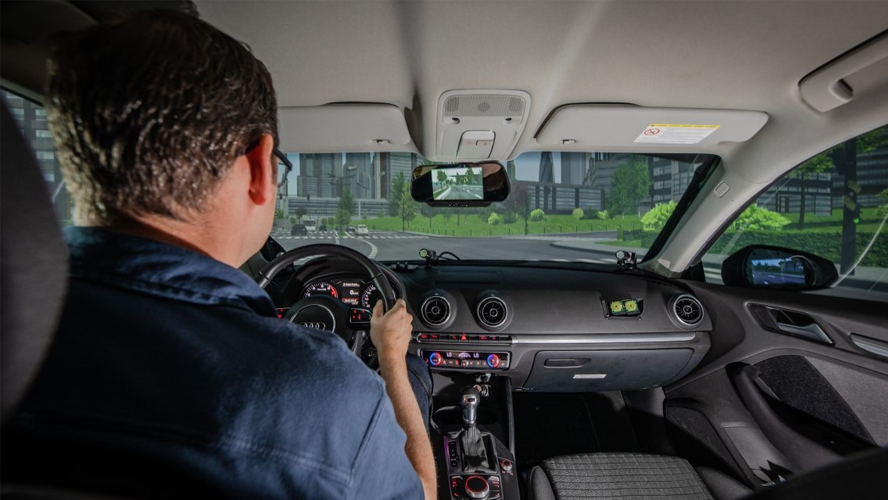 UHN_Research's tweet image. With age, multitasking while driving becomes increasingly challenging.
New @KITE_UHN research shows how older adults have more difficulty driving while listening to speech—highlighting the need for better strategies to support driving safety.
🔗: uhnresearch.ca/news/driving-c…