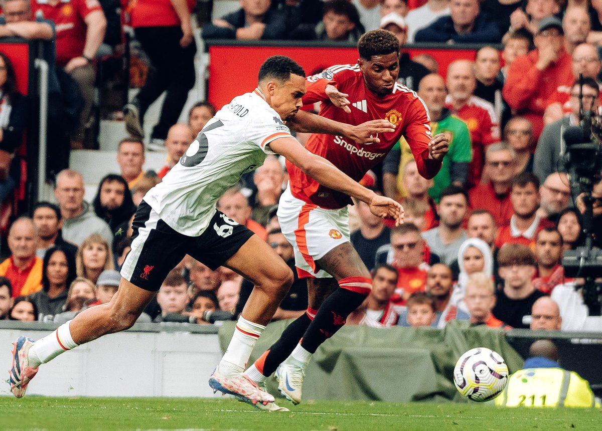 DeadlineDayLive's tweet image. 👀 Marcus Rashford and Trent Alexander-Arnold will face each other on the pitch once again next season, but this time, it’ll be in the Clasico! ⚔️