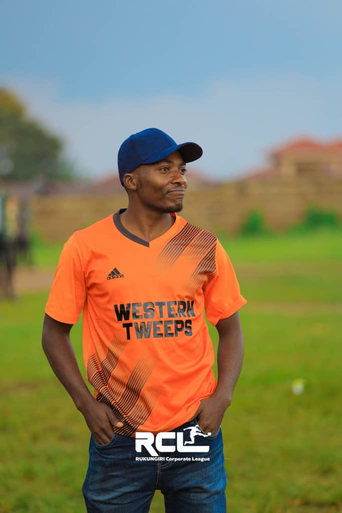 Happy birthday our own Mr <a href="/NatuhamyaOwen/">OWEN34 🇺🇬🇺🇬</a>  and <a href="/w_tweeps/">Western Tweeps</a>  as a family we are so happy to have you as a striker