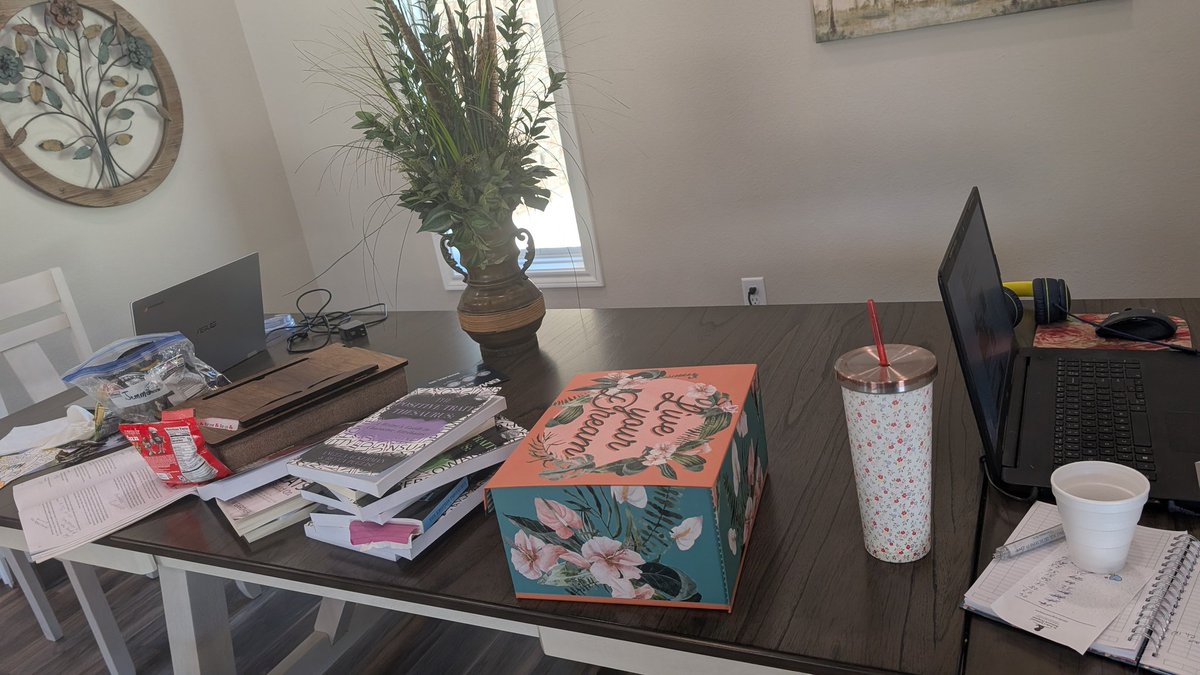 ElainaisWriting's tweet image. Writer retreat with the fabulous @authoradraeanna 😍