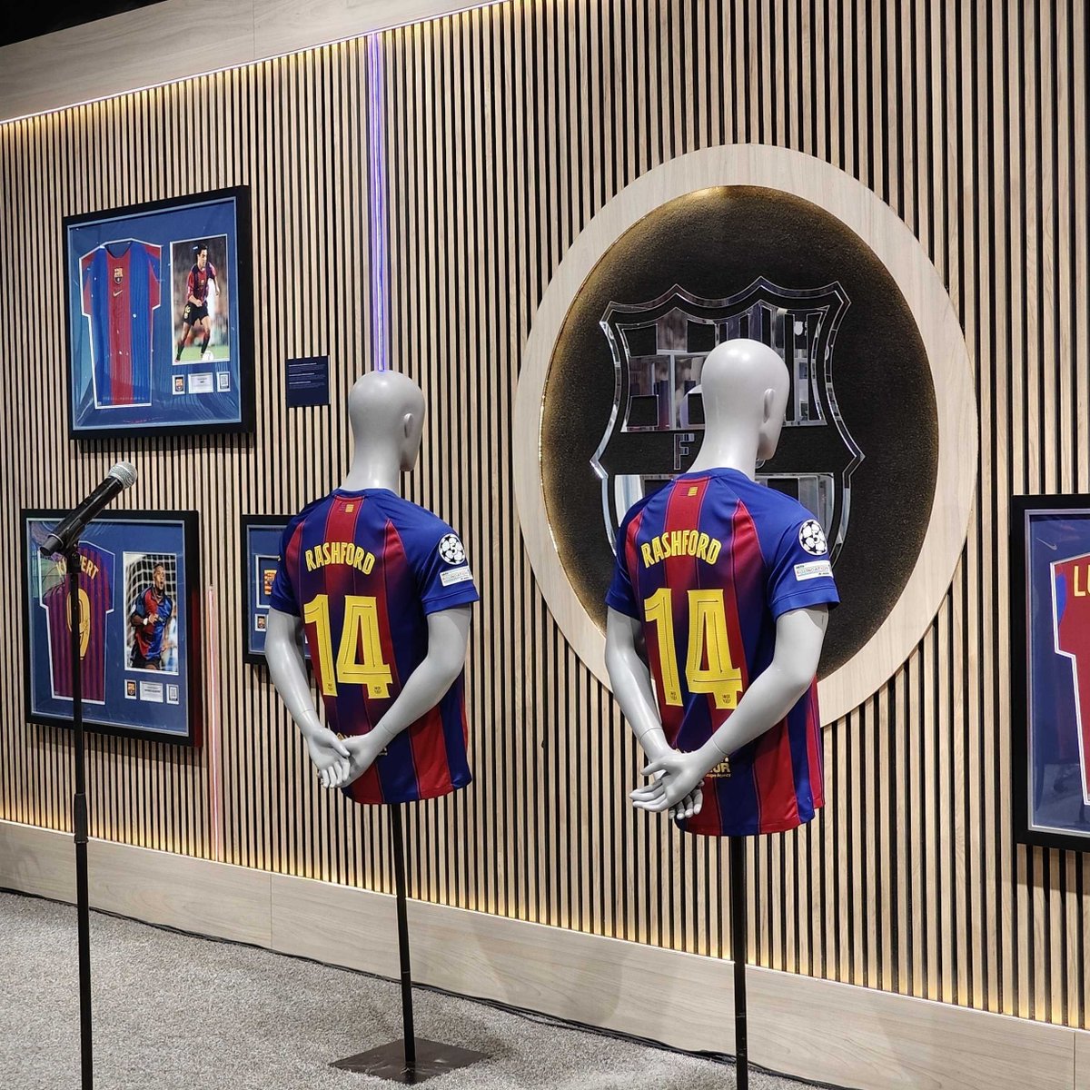DeadlineDayLive's tweet image. 🚨 𝗢𝗙𝗙𝗜𝗖𝗜𝗔𝗟: Marcus Rashford will wear the number 14 shirt at Barcelona.
(Source: @FCBarcelona)