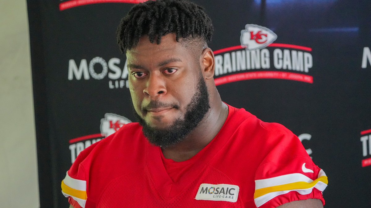 Chiefs Wire (@thechiefswire) on Twitter photo During Tuesday's press conference, Kansas City Chiefs offensive lineman Trey Smith revealed emotional response to new contract | <a href="/EdEastonJr/">Ed Easton Jr.</a> chiefswire.usatoday.com/story/sports/n⦠During Tuesday's press conference, Kansas City Chiefs offensive lineman Trey Smith revealed emotional response to new contract | <a href="/EdEastonJr/">Ed Easton Jr.</a> chiefswire.usatoday.com/story/sports/nā¦
