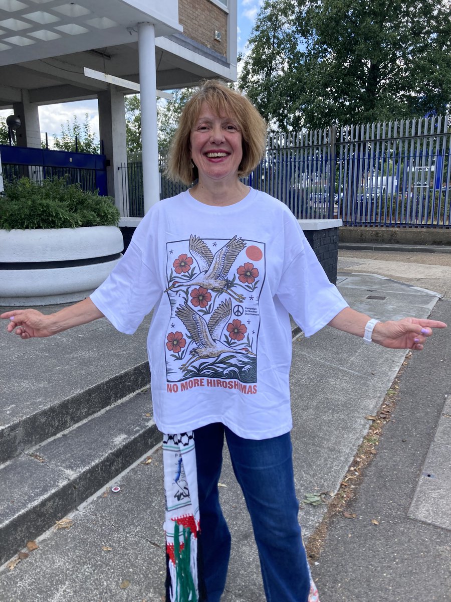 CNDuk's tweet image. 🌸Caroline is an independent Councillor in London.
🌸She was amongst the 200,000 people who met at Hyde Park in 1983 to oppose the deployment of US nukes across Europe.
🌸In recent months, she's been raising awareness of the renewed threat of nuclear war. #NoMoreHiroshimas