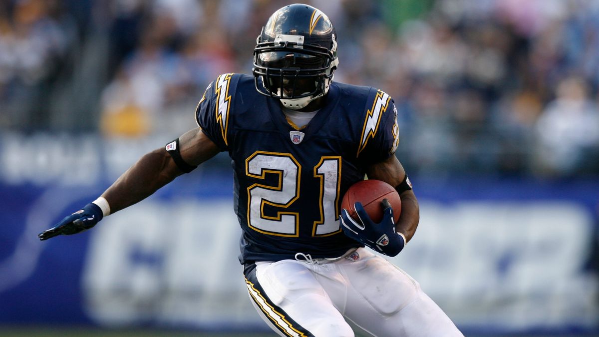 ForTheWin's tweet image. 10 greatest fantasy football running back seasons of all time ftw.usatoday.com/story/sports/n…