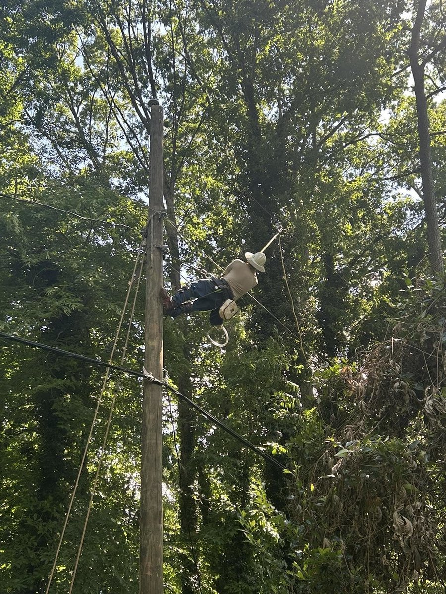 GeorgiaPower's tweet image. A live look 👀 From the Bucket! ⚡️

Our crews are hard at work across the state today! Here&apos;s a quick look at the teams in Evans, Augusta, Jonesboro, and Tucker getting the job done. 💪