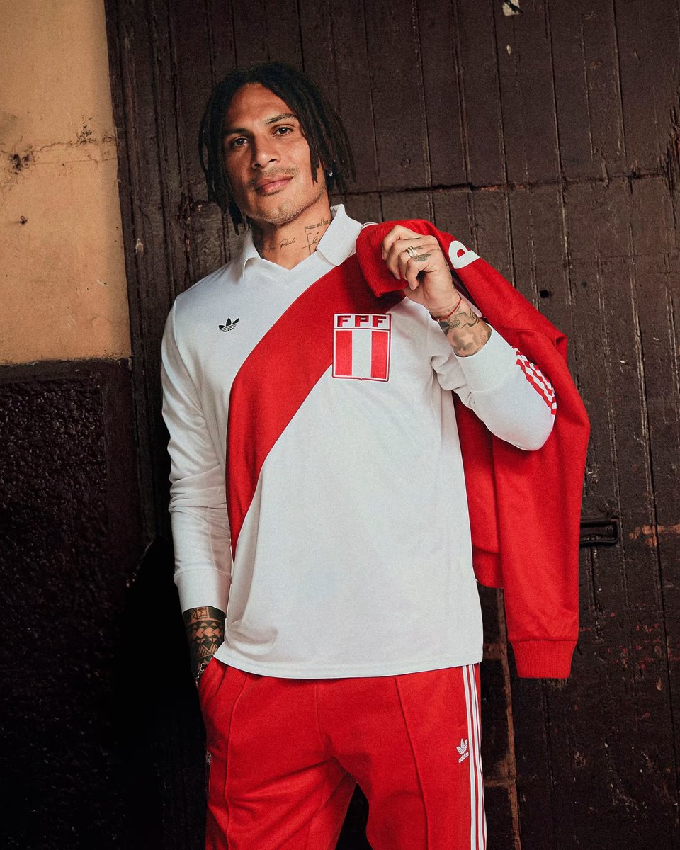 classicshirts's tweet image. ๐ Peru 1978 Adidas Originals ๐ต๐ช
Modelled on the range worn at the 1978 World Cup. A beautiful long sleeved shirt with the iconic sash alongside a classic style tracksuit featuring a huge oversized adidas Trefoil.
๐ Worldwide Shipping
๐ Shop Here - ow.ly/IHU550Wu7oF