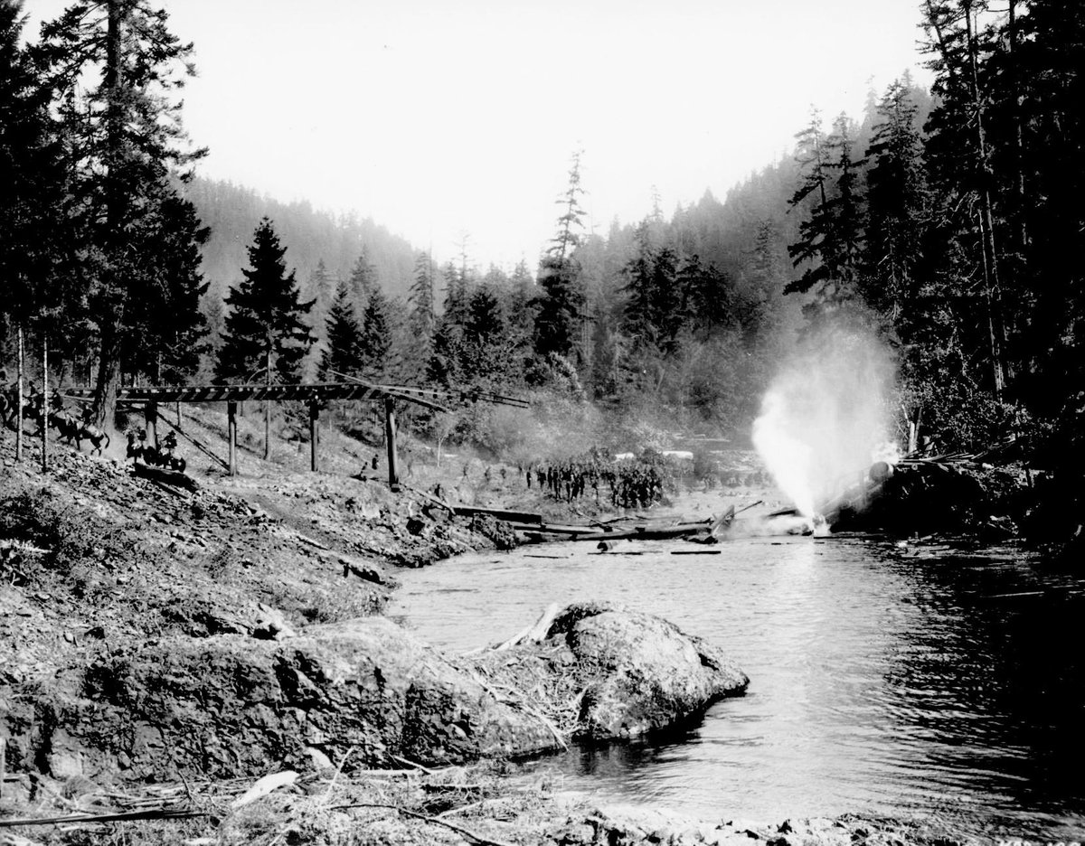 BusterKeatonSoc's tweet image. WIP Wednesday - Photos from The General, with the single most expensive 14 seconds of silent film ever shot.
#oldhollywood