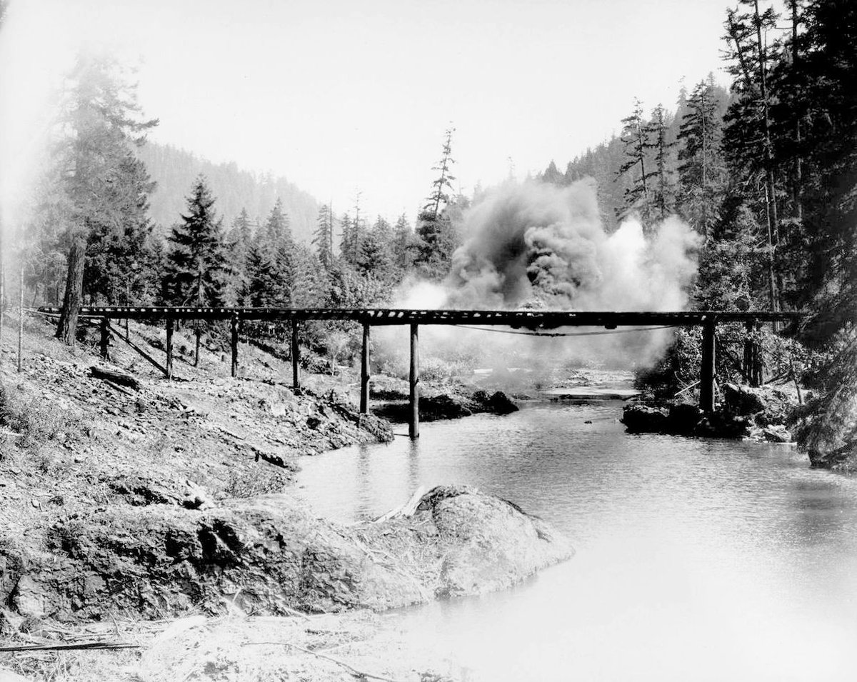 BusterKeatonSoc's tweet image. WIP Wednesday - Photos from The General, with the single most expensive 14 seconds of silent film ever shot.
#oldhollywood