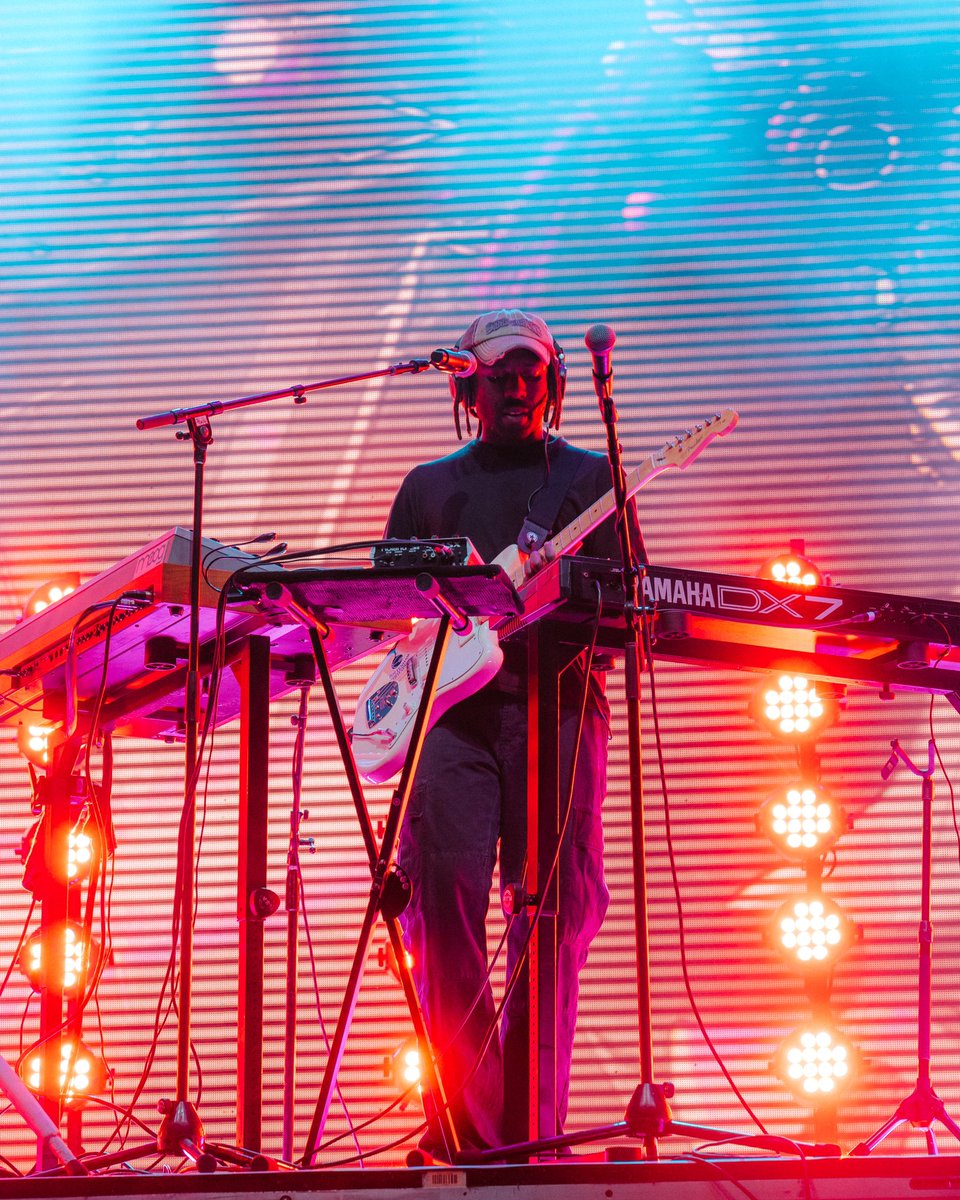 goldenvoice's tweet image. tell me, what’s the perfect time? 🍊 Blood Orange is coming to @ShrineLA for a special in-the-round show on 10.16 💫 tickets on sale Friday at 10am

axs.com/au/artists/102…

📸 credit: Evelina Gabrielle Perez