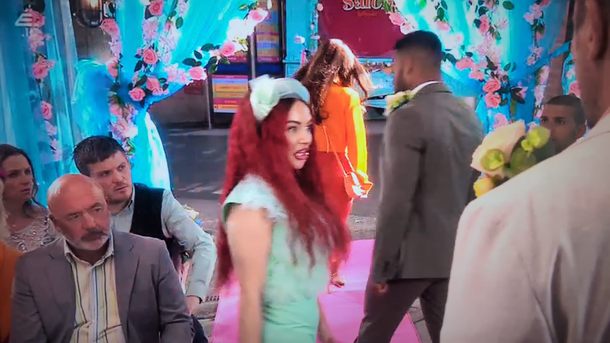 Always enjoy getting SA roles in the soaps, and especially loved being part of last night’s Hollyoaks episode! Big thanks to the team at Nemesis Casting 👏📺 #Hollyoaks #TVextra #NemesisCasting