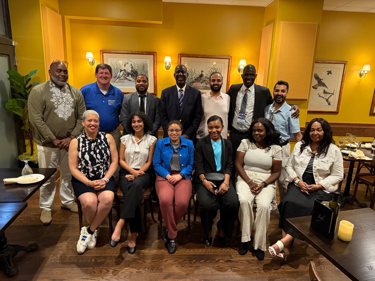 Several #NYITCOM alumni and students were in Chicago this week for the National Medical Association conference! The Office of Alumni Relations hosted a special dinner to reconnect and celebrate our incredible community of physicians and future doctors. 

@nyitcomar