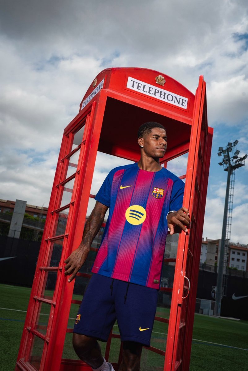 Football__Tweet's tweet image. Marcus Rashford in Barcelona colours for the first time. 💙❤️
