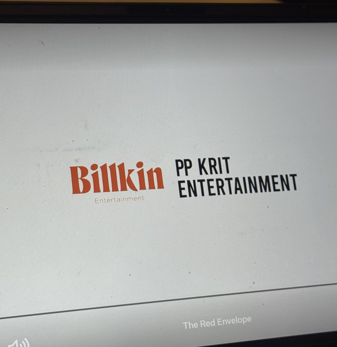 cincindango's tweet image. THE RED ENVELOPE IS ON NETFLIX RIGHT NOW!!!!!!! 😭😭😭😭

#TheRedEnvelope 
#ซองแดงแต่งผีที่Netflix