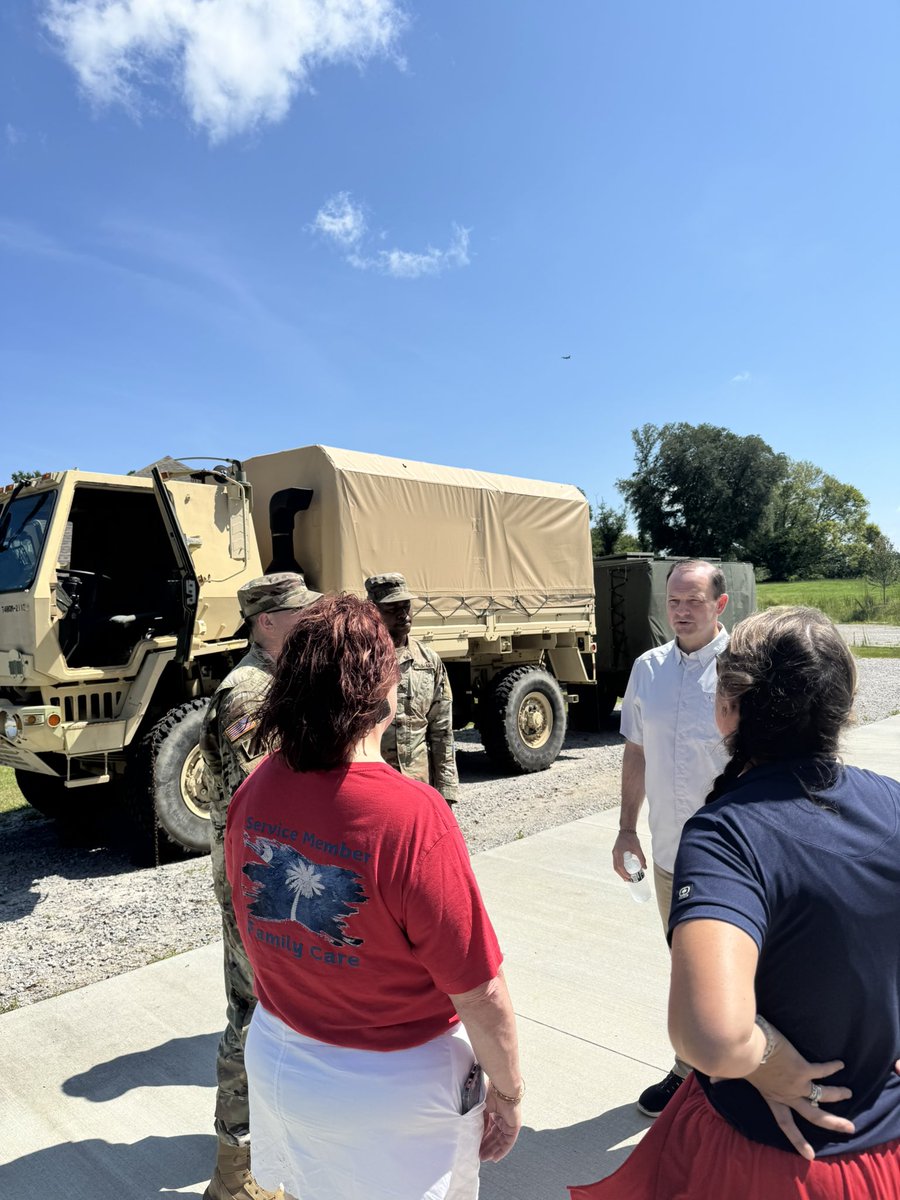 AGAlanWilson's tweet image. Today, I had the honor of joining the incredible kids from Camp Corral at Camp Cole, children of wounded, ill, or fallen military heroes. As someone who lost a parent in service and still serves today, this mission hits close to home.
It was a privilege to help serve them lunch…