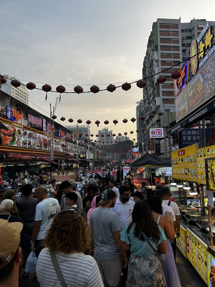 0xbigdan's tweet image. KL is so cinematic af