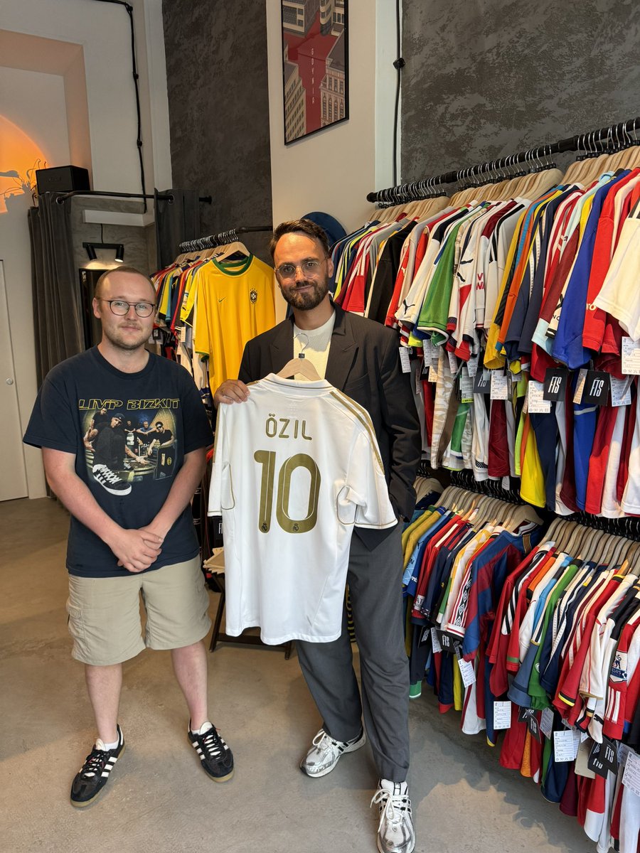 FootballThriftShop tweet media