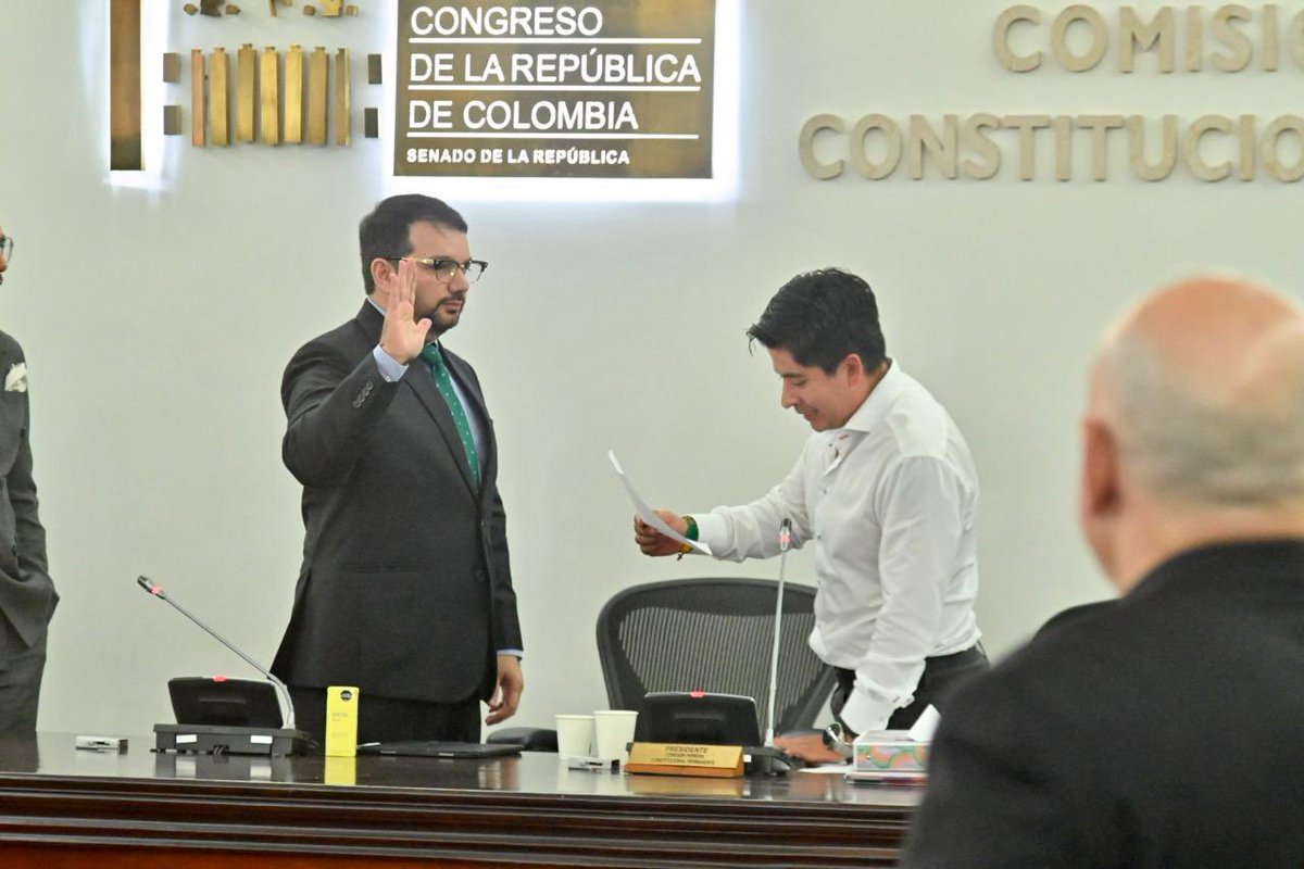 SenadoGovCo's tweet photo. 🏛️ | El día de ayer se llevó a cabo en la @PrimeraSenado la elección de la Mesa Directiva para el año legislativo 2025-2026, conformada así:

✅ Presidente de la Comisión Primera Senado: senador @juliochagui.

✅ Vicepresidente de la Comisión
Primera Senado: senador @albertobemo. https://t.co/pPbRZNU6Mc
