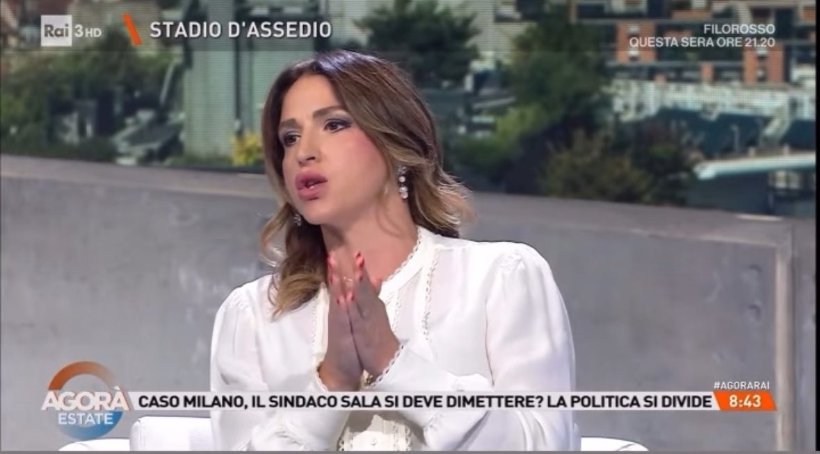 <a href="/GiadaFazzalari/">Giada Fazzalari</a> bravissima ad agorà nel confronto con barbacetto
