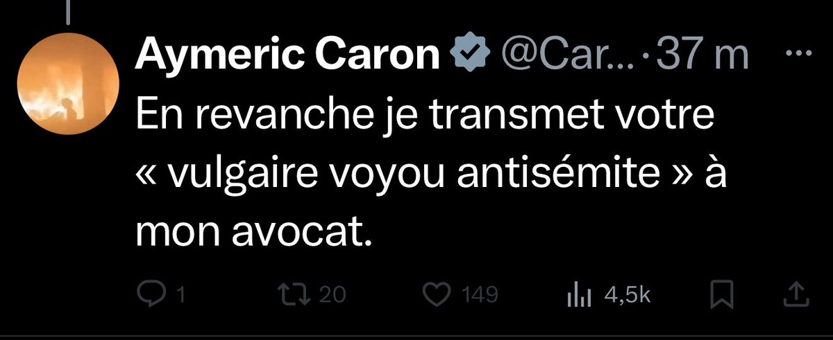 CricriBack's tweet image. Je pense que ce type devrait aller d’urgence ce faire soigner 🤔