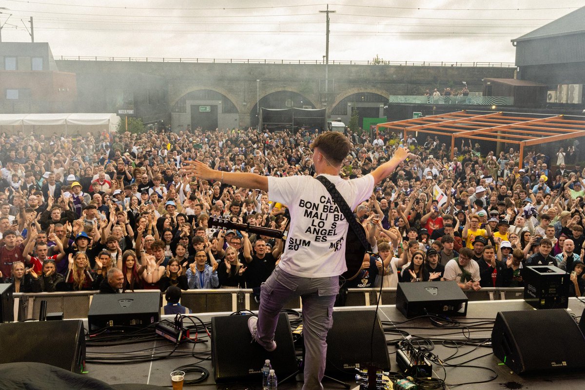 IT’S TRAMLINES THIS WEEKEND!!! 🤩🤩

Here’s some photos from Glasgow with The Reytons last Saturday, It  was absolutely bouncing!! We all had such a class time 🙌🏼 🏴󠁧󠁢󠁳󠁣󠁴󠁿

NEXT UP… TRAMLINES!!!!! Leadmill Stage @ 4:30pm 

See you in the fields 🎪

Freddie x
