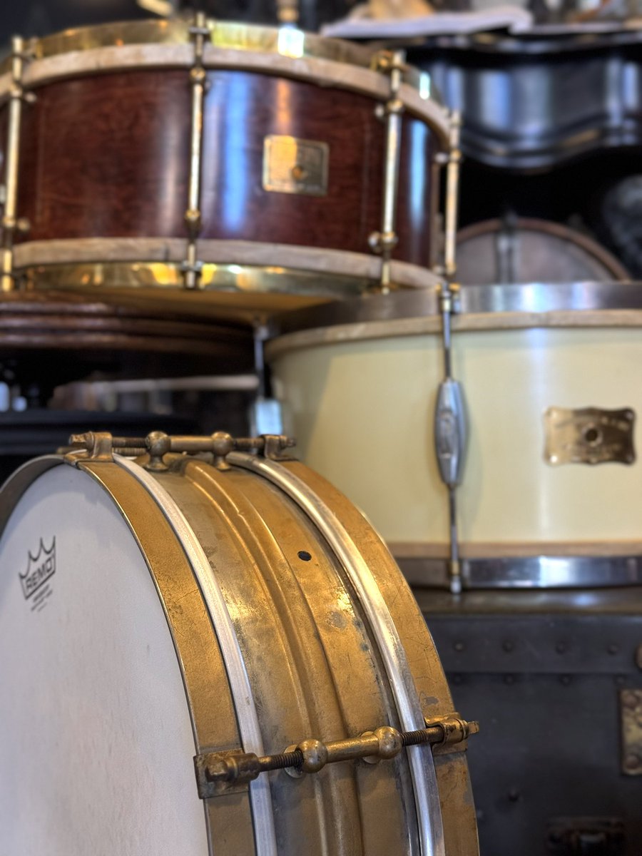 badgesdrumshop's tweet photo. These beauties will be up on https://t.co/2xMBG15NPP imminently- keep your eyes peeled. 

127 W Main St
Mason, OH
Tuesday-Thursday 12-7pm
Friday-Saturday 12-5pm

#snare #snaredrum #snaredrummer #drummer #drummerlife #cincinnati https://t.co/TDlBMEE8IF
