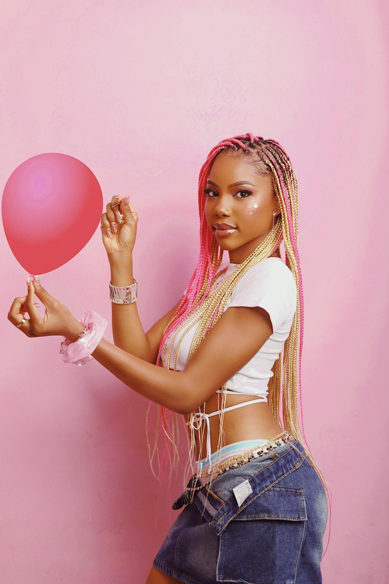 thebigdammy's tweet photo. there’s a new Gen Z baddie in town about to take over the Industry. 

don’t sleep on Jainy 🔥 🤩 https://t.co/uV4s2z2M0I