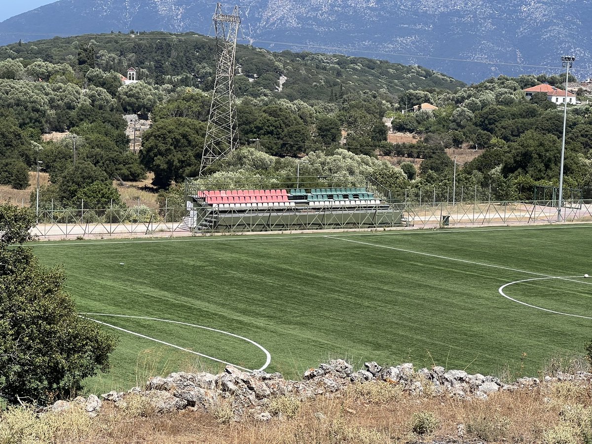 DaveCoups's tweet image. Vasilikades municipal football ground in Kefalonia, overlooking the island of Ithaca in the background.
#Groundhopping