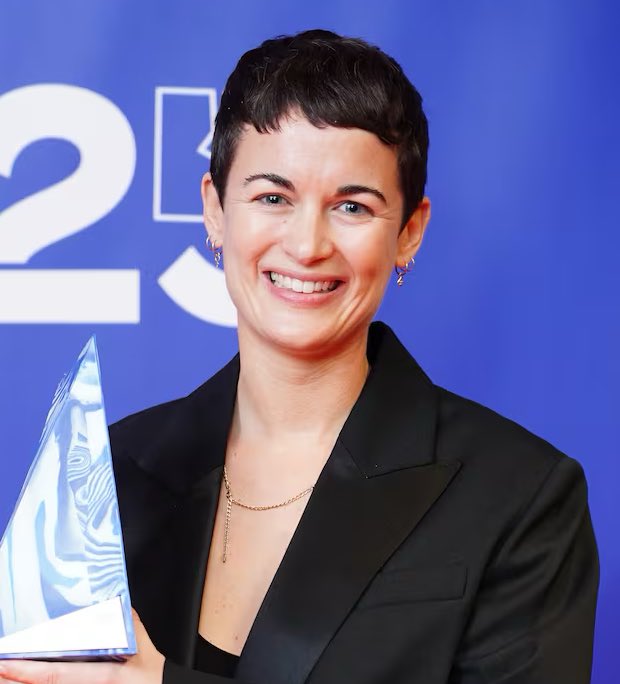 DIMLlGHT's tweet image. caitríona balfe’s first two films post outlander (tenzing, sense and sensibility) are both directed by women. i’m so seated