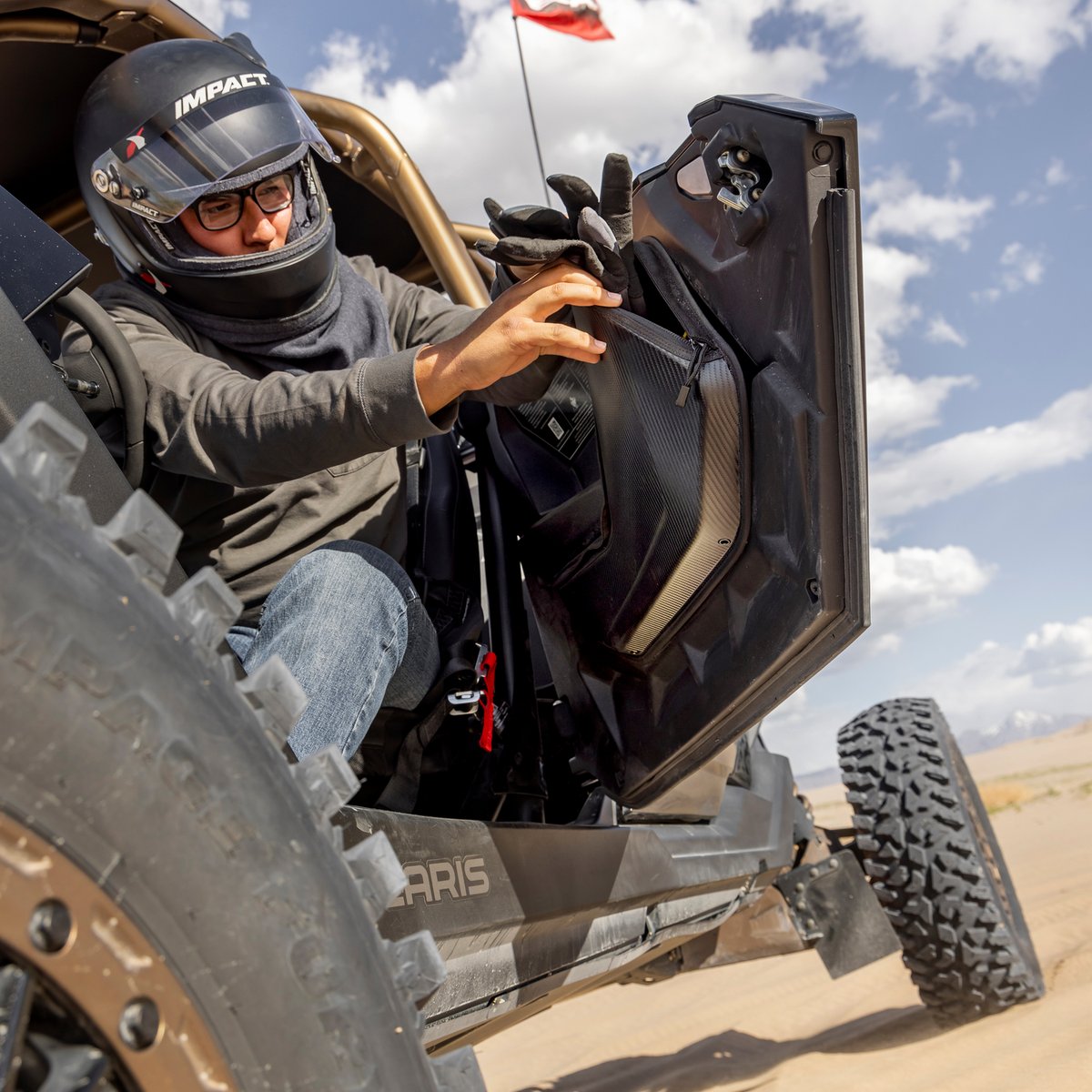 PolarisRZR's tweet image. Storage and security so you can play in the sand.